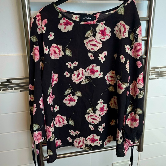 Valleygirl Tops - BLACK AND PINK FLORAL BLOUSE